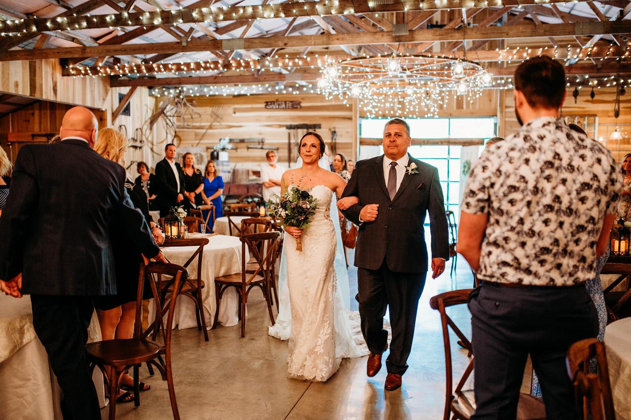 Barn Weddings Brown County Indiana-09